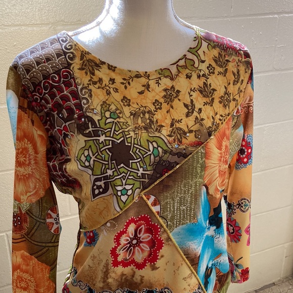 Caia Ladies Vibrant Floral Top - Picture 3 of 6